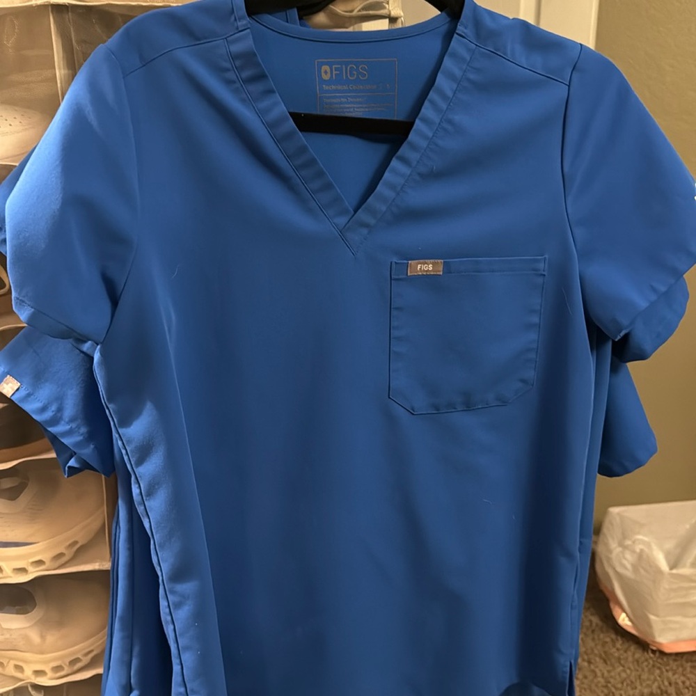 Small royal blue Figs tops